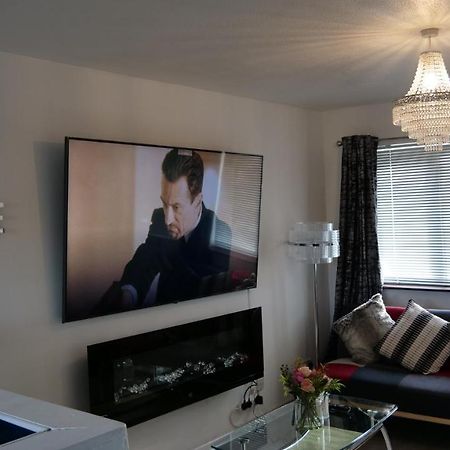 Milton Keynes Luxury Short Stay House With Wifi And Free Parking Wolverton  Buitenkant foto