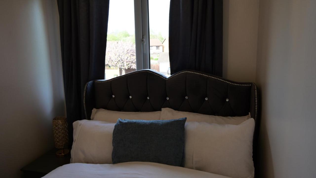 Milton Keynes Luxury Short Stay House With Wifi And Free Parking Wolverton  Buitenkant foto