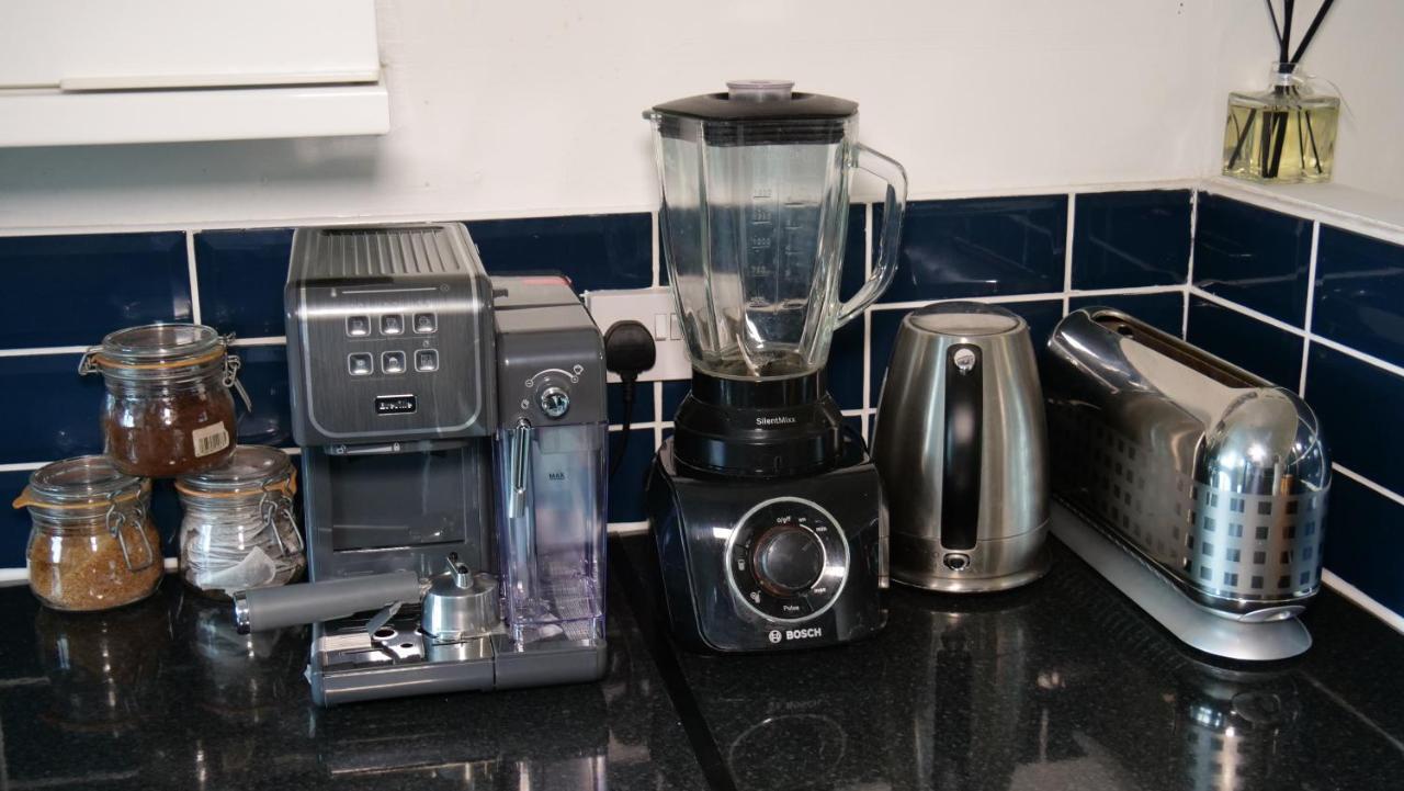 Milton Keynes Luxury Short Stay House With Wifi And Free Parking Wolverton  Buitenkant foto