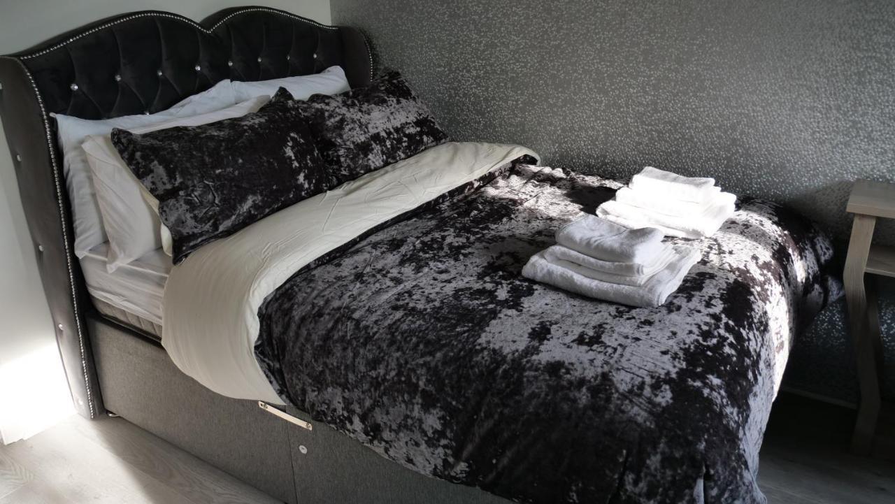 Milton Keynes Luxury Short Stay House With Wifi And Free Parking Wolverton  Buitenkant foto
