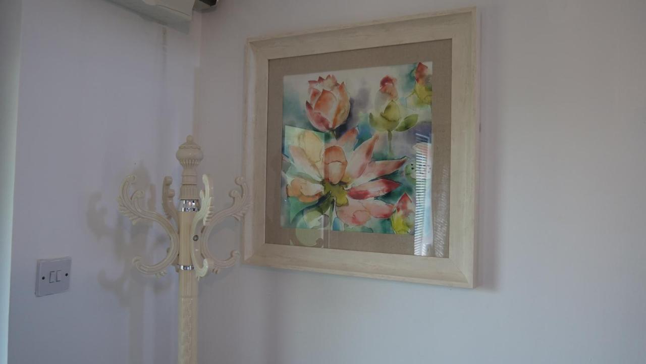 Milton Keynes Luxury Short Stay House With Wifi And Free Parking Wolverton  Buitenkant foto