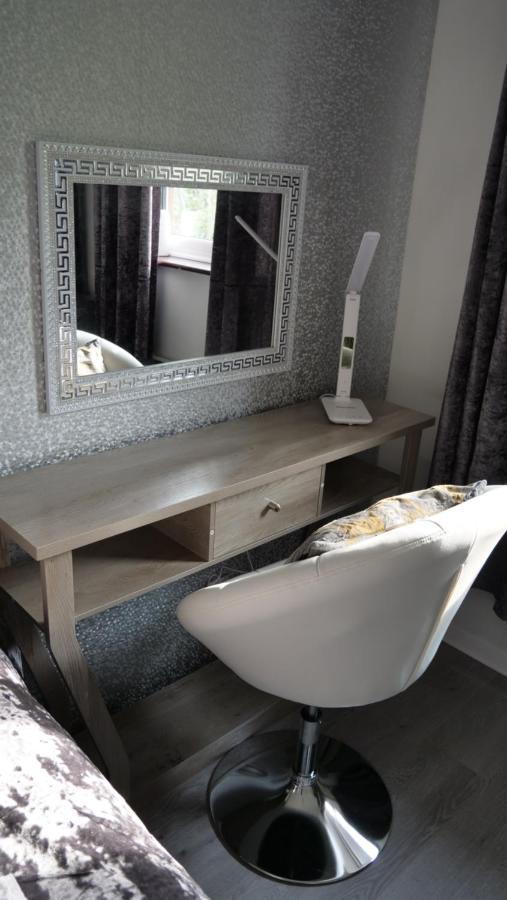 Milton Keynes Luxury Short Stay House With Wifi And Free Parking Wolverton  Buitenkant foto