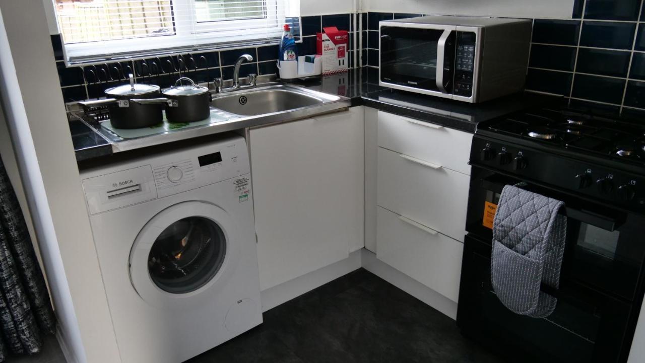 Milton Keynes Luxury Short Stay House With Wifi And Free Parking Wolverton  Buitenkant foto