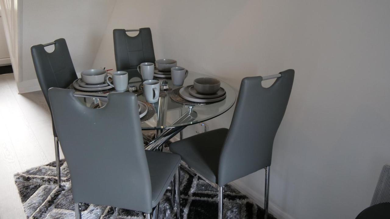 Milton Keynes Luxury Short Stay House With Wifi And Free Parking Wolverton  Buitenkant foto