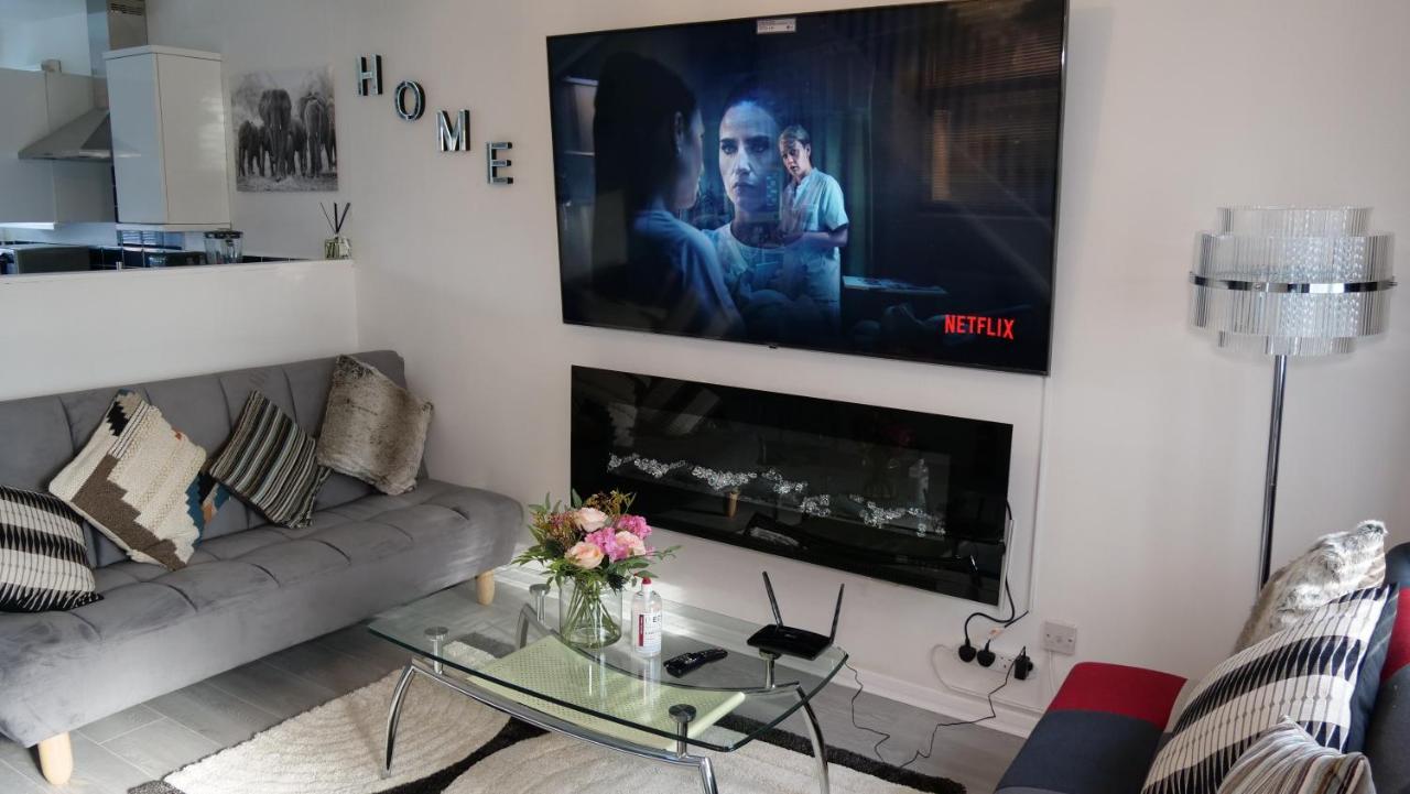 Milton Keynes Luxury Short Stay House With Wifi And Free Parking Wolverton  Buitenkant foto