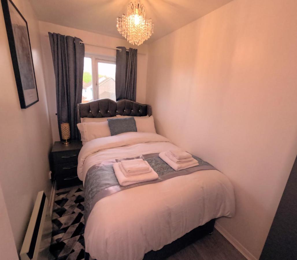 Milton Keynes Luxury Short Stay House With Wifi And Free Parking Wolverton  Buitenkant foto