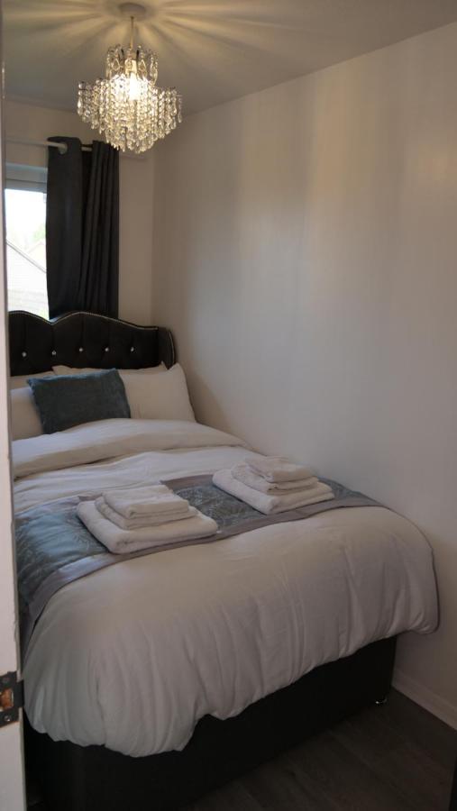 Milton Keynes Luxury Short Stay House With Wifi And Free Parking Wolverton  Buitenkant foto